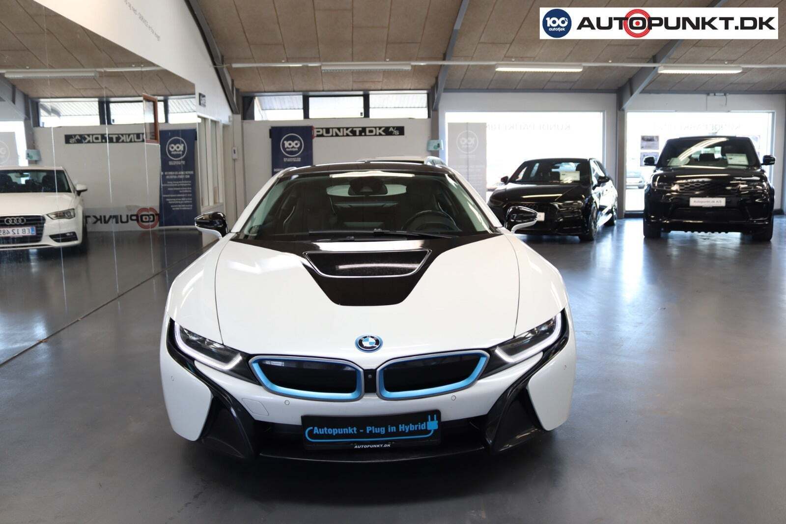 Hvid BMW i8 fra 2016
