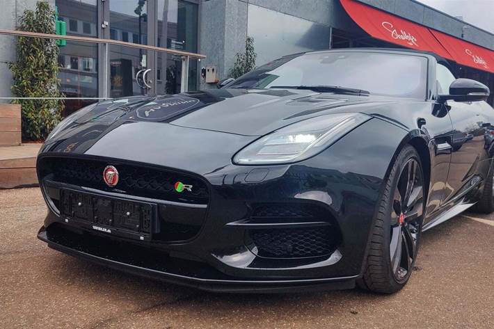 Sort Jaguar F-Type fra 2019