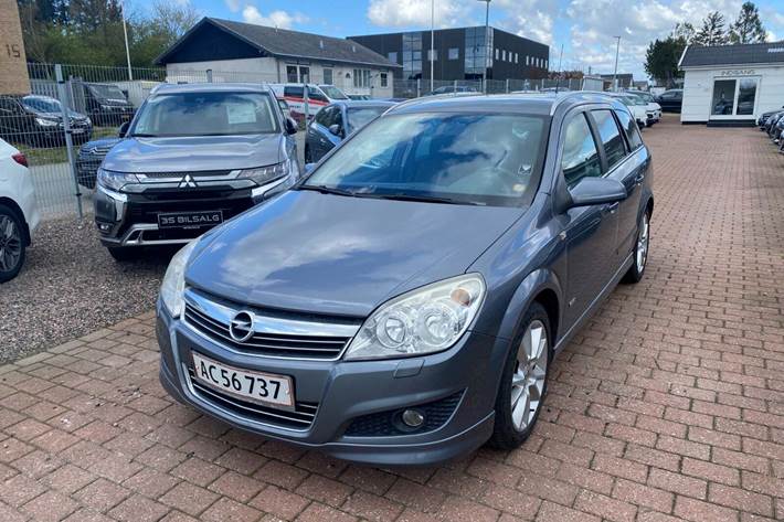 Grå Opel Astra fra 2009