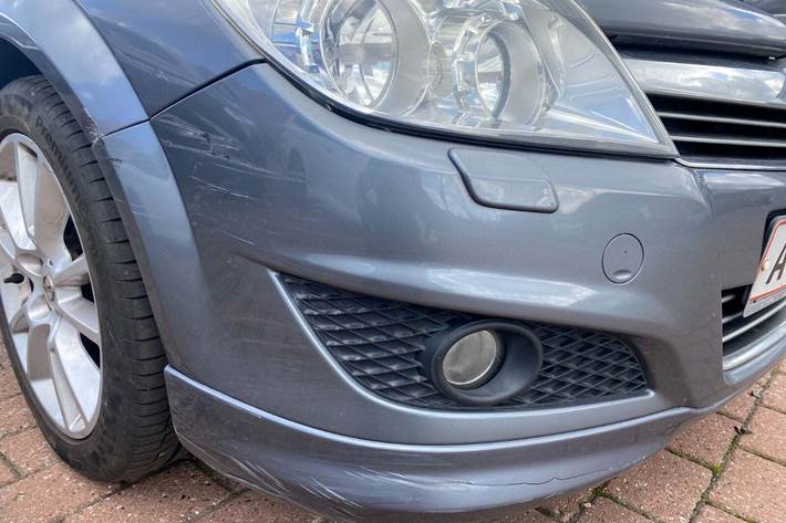 Grå Opel Astra fra 2009