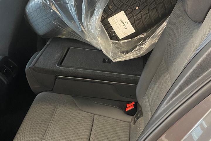 Grå VW Golf fra 2014