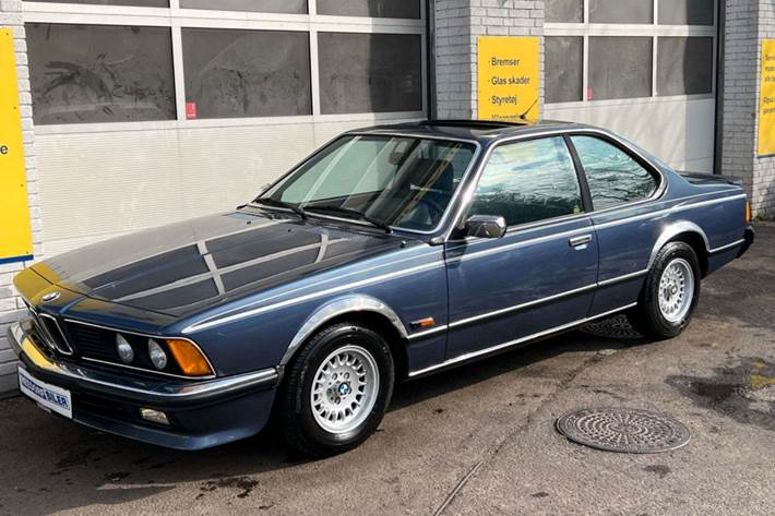 Blå BMW 635CSi fra 1981