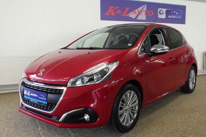 Rød Peugeot 208 fra 2018
