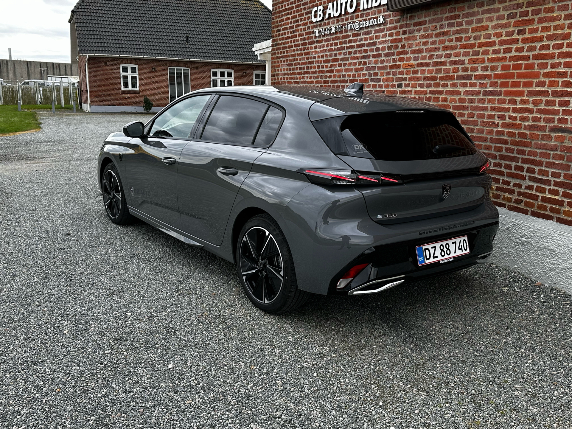 Peugeot E-308