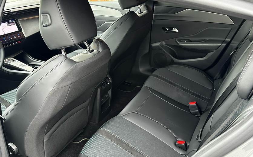 Peugeot E-308