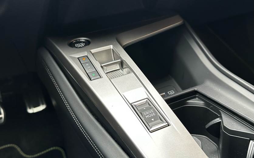 Peugeot E-308