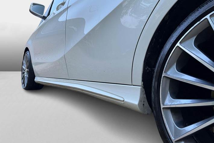 Hvid Mercedes B200 fra 2015