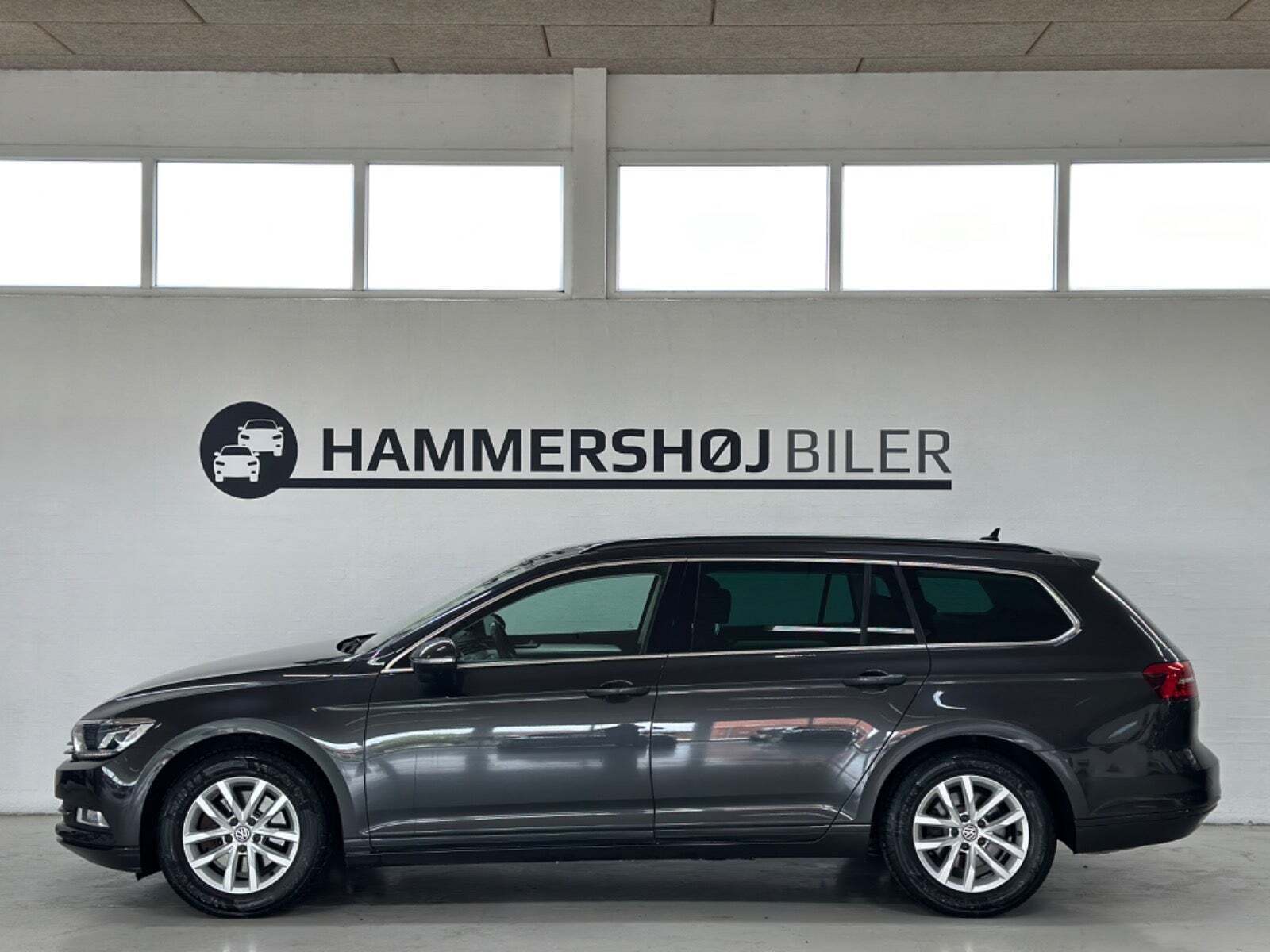 Grå VW Passat fra 2018