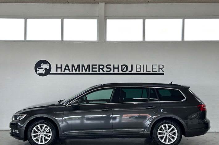 Grå VW Passat fra 2018