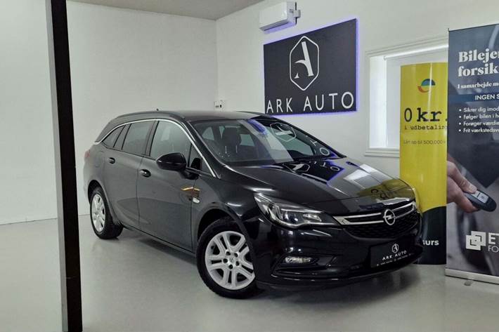 Sort Opel Astra fra 2016