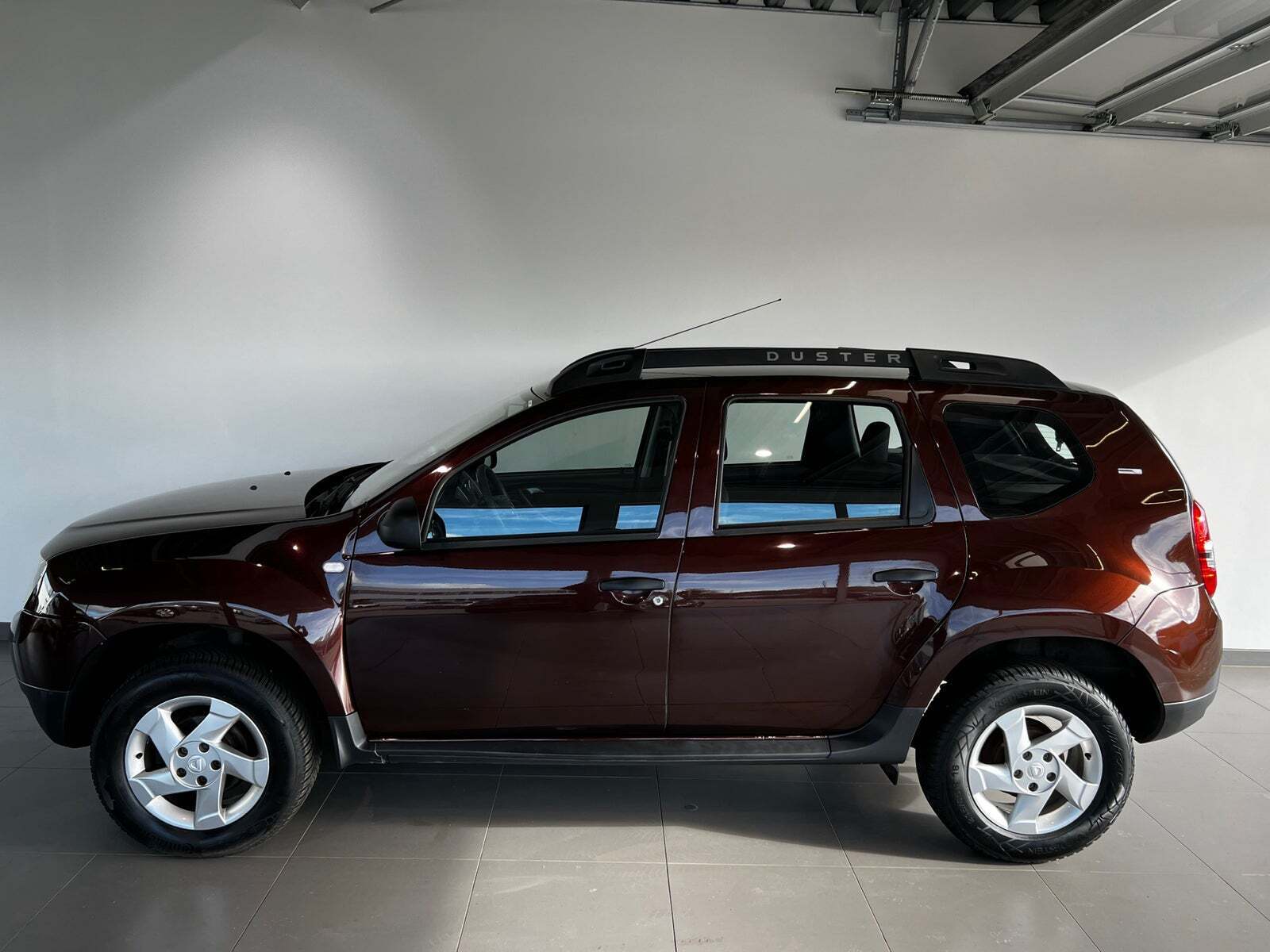 Brun Dacia Duster fra 2017