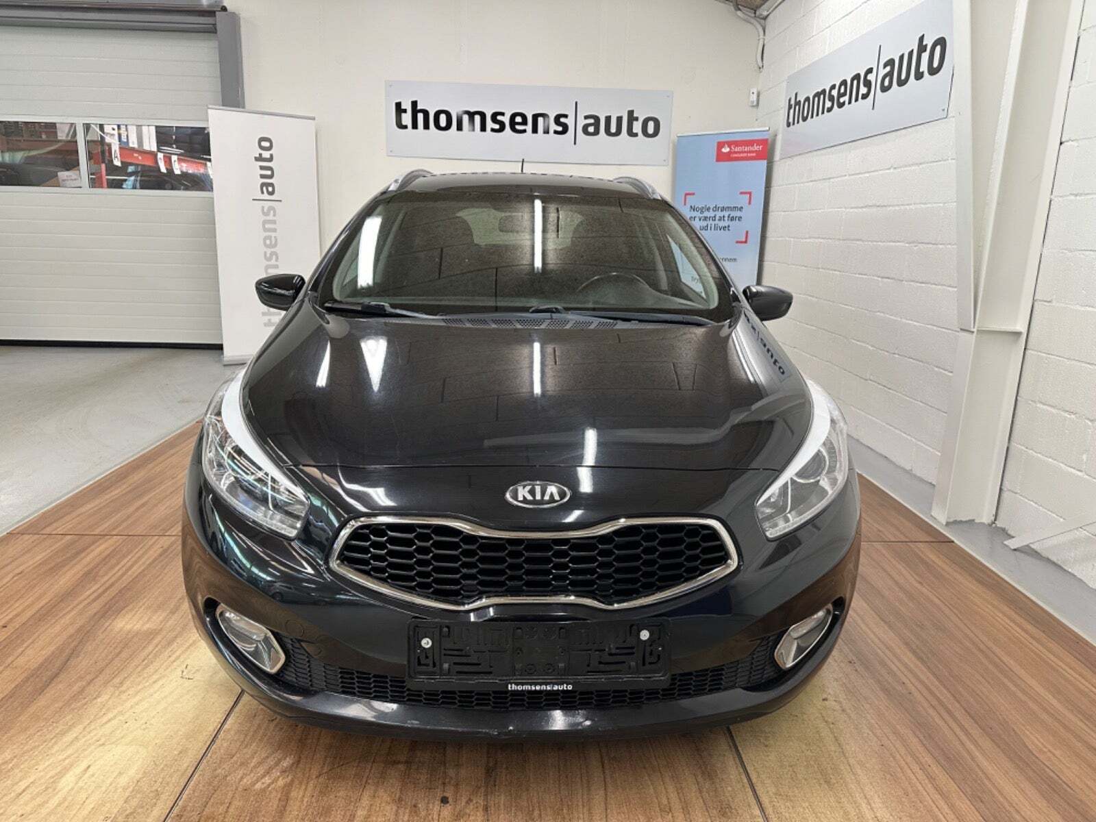 Sort Kia Ceed fra 2014 set udefra