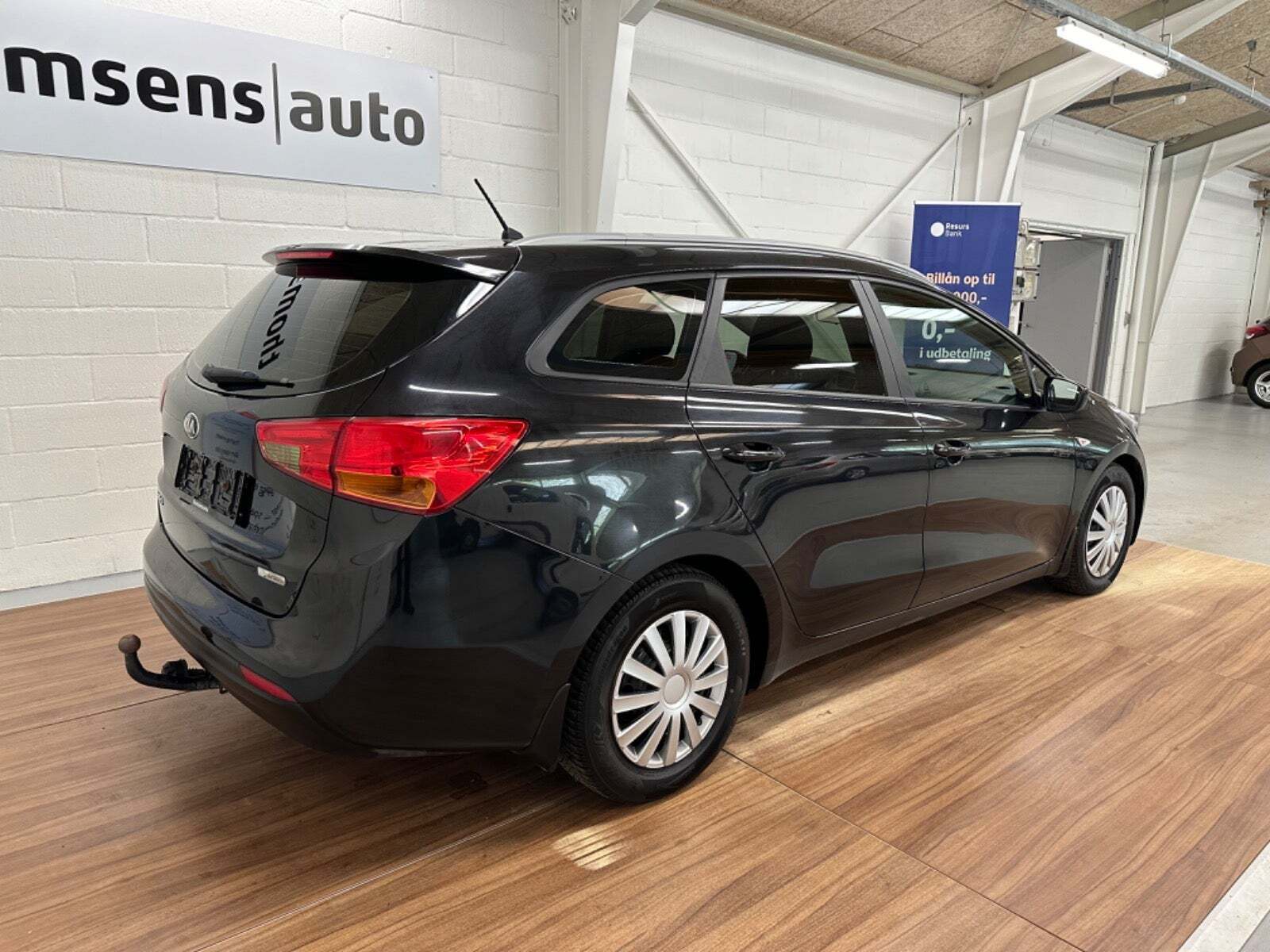 Kia Ceed 1,6 CRDi 128 World Cup SW