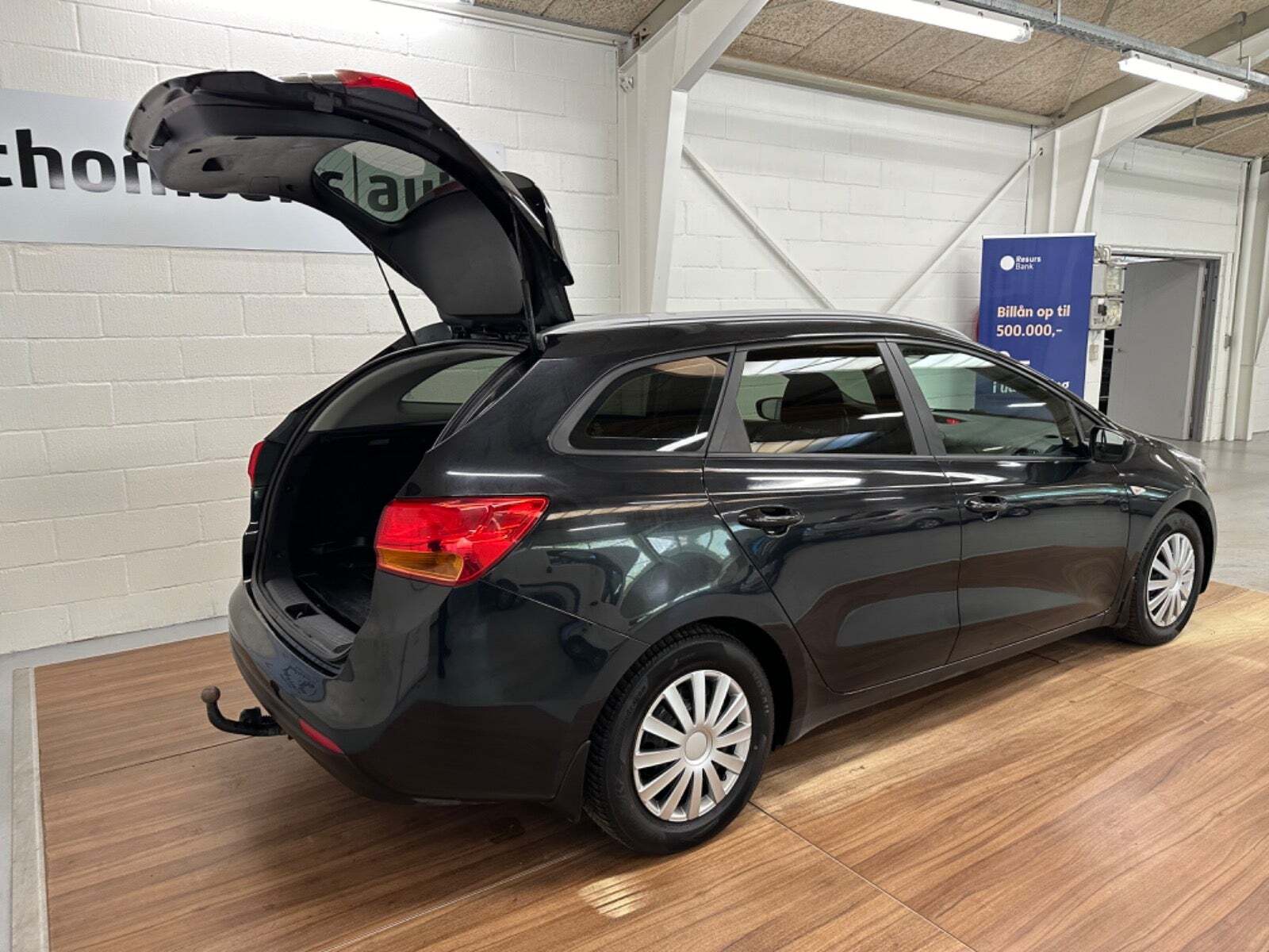 Kia cee'd_sw 1.6 CRDi Manual, 6-trins, 128ps, 2014