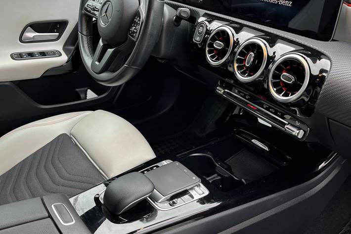 Sort Mercedes A-Klasse fra 2018