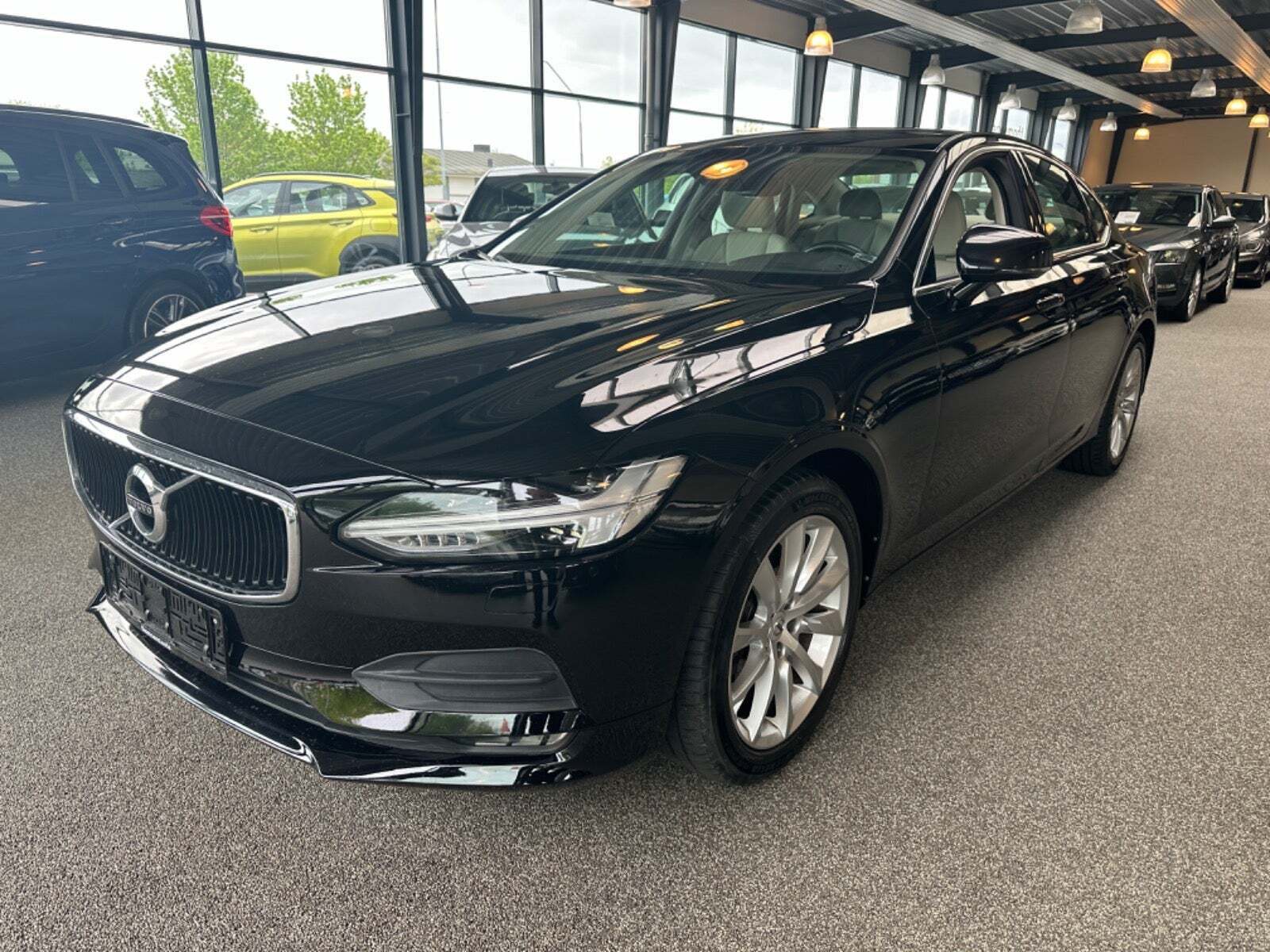 Volvo S90