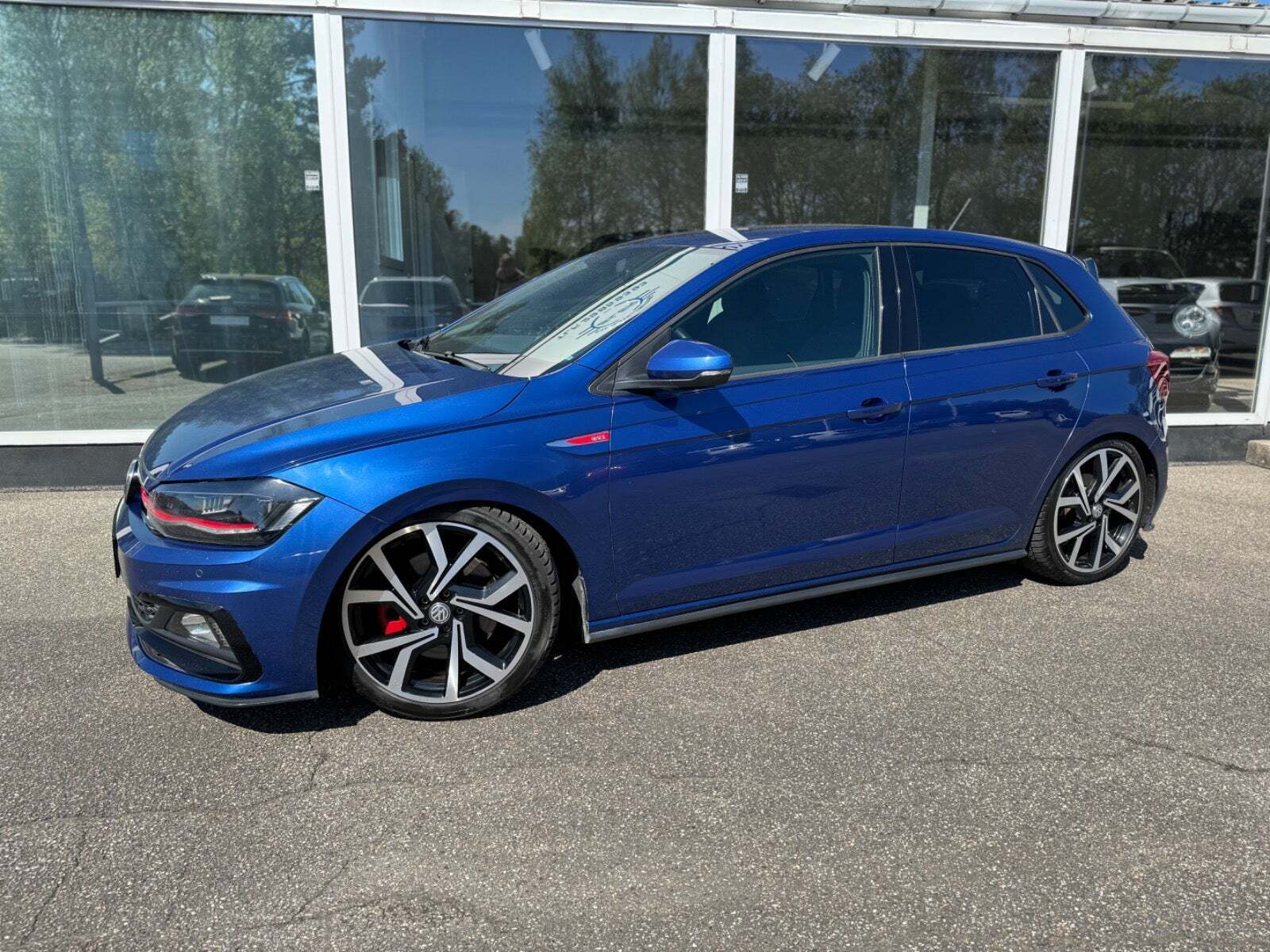 Blå VW Polo fra 2020