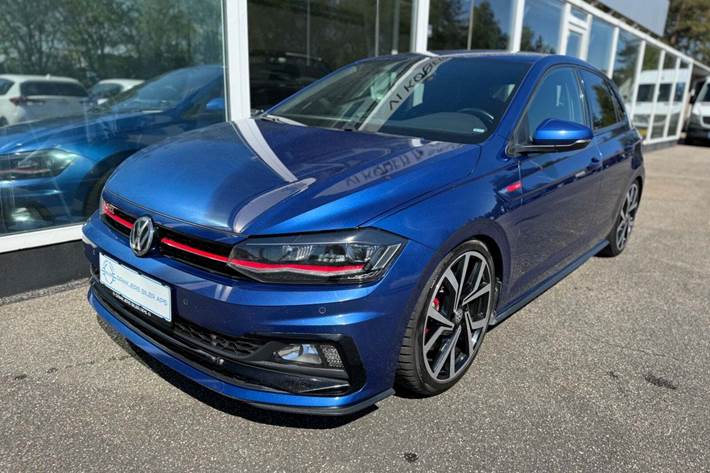 Blå VW Polo fra 2020