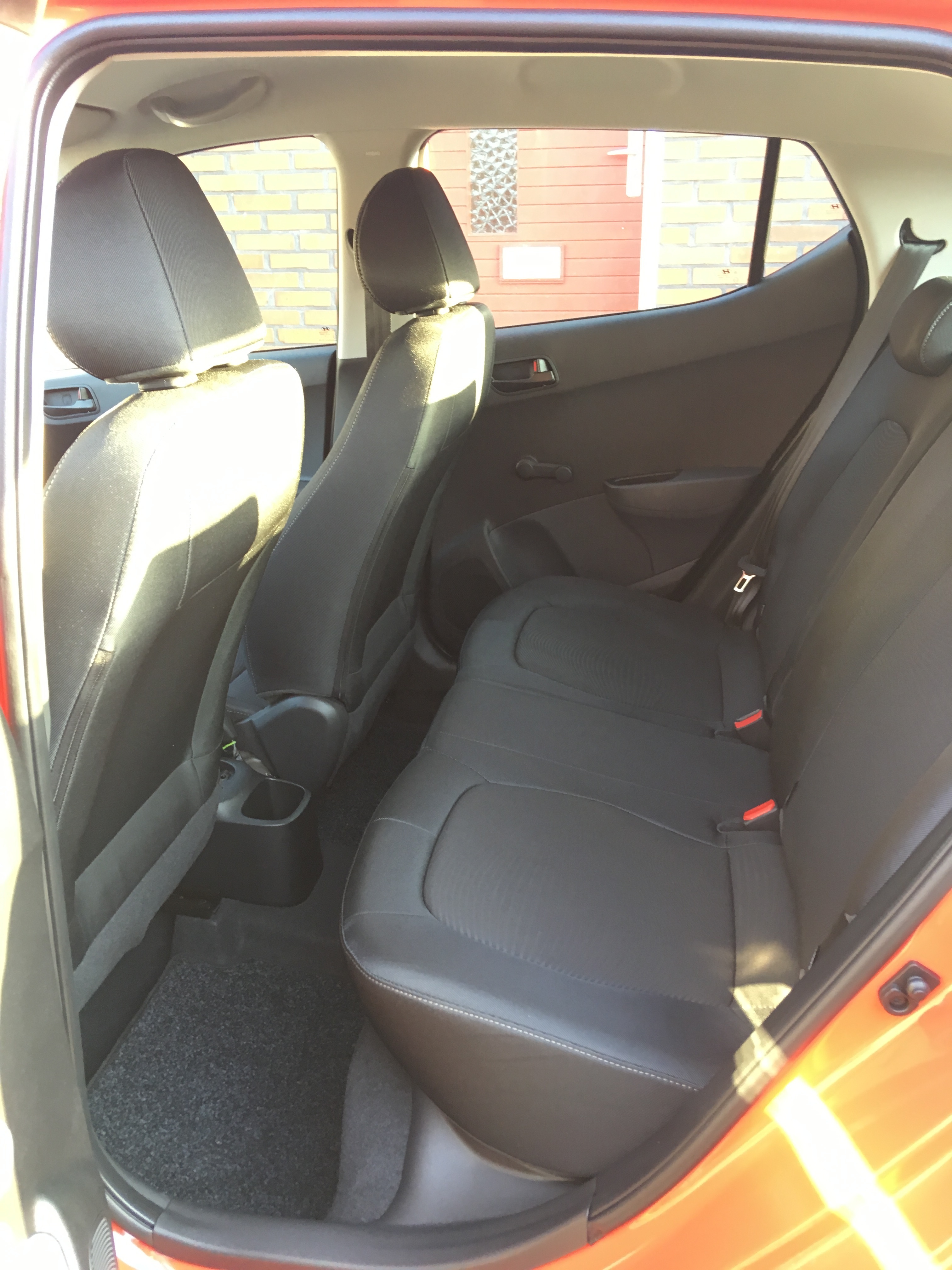 Rød Hyundai i10 fra 2019