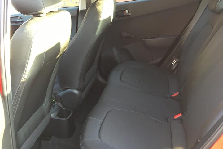 Rød Hyundai i10 fra 2019
