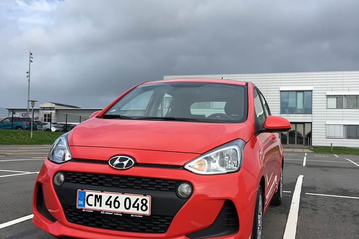 Rød Hyundai i10 fra 2019