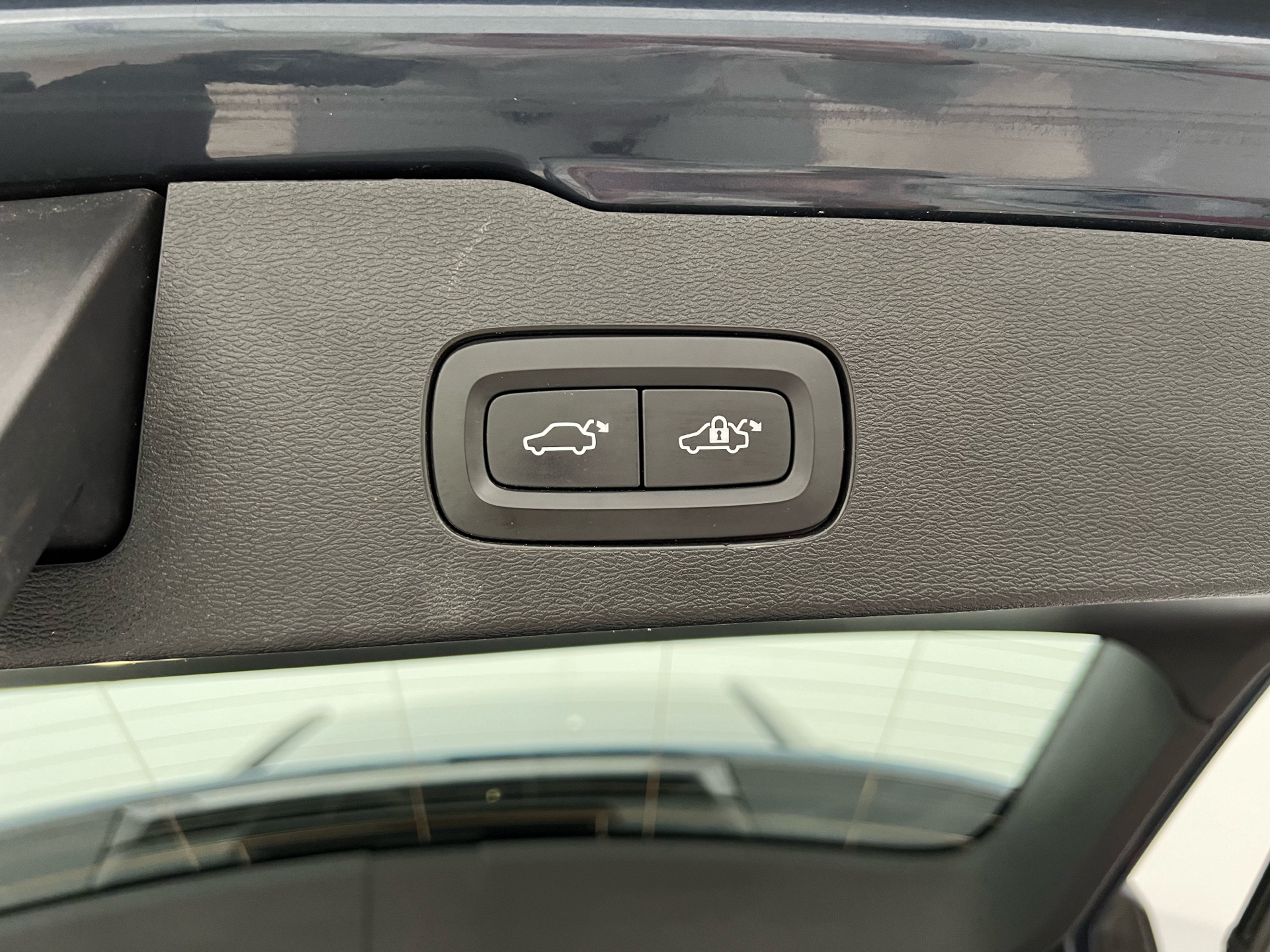 Blå Volvo V60 fra 2021