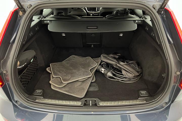 Blå Volvo V60 fra 2021