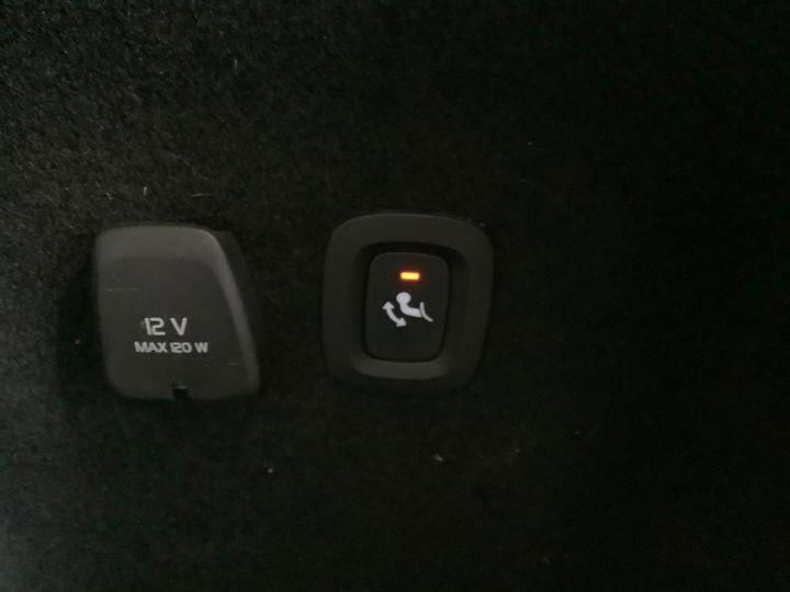 Blå Volvo V60 fra 2021