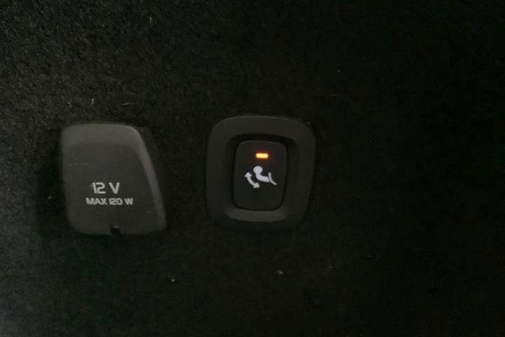Blå Volvo V60 fra 2021