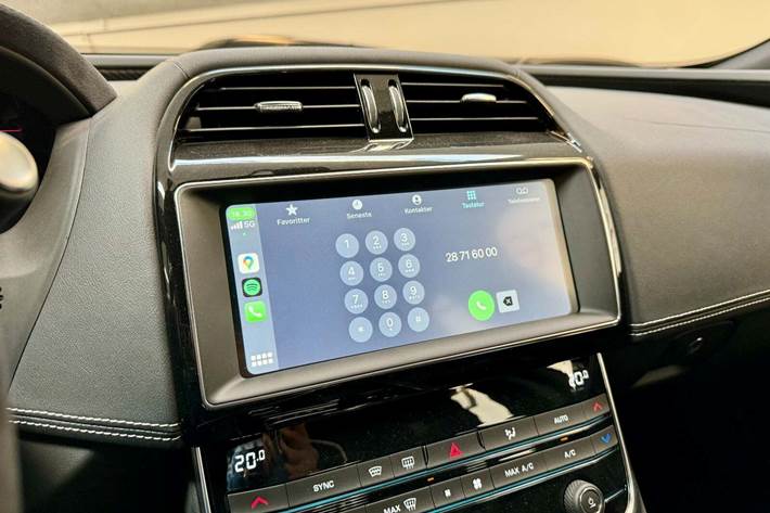 Hvid Jaguar XE fra 2019