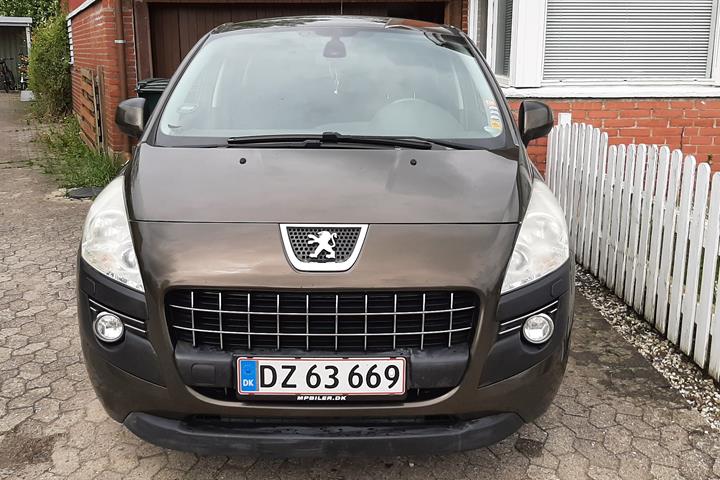 Brun Peugeot 3008 fra 2010