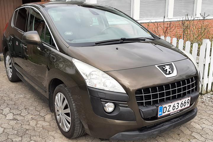 Brun Peugeot 3008 fra 2010