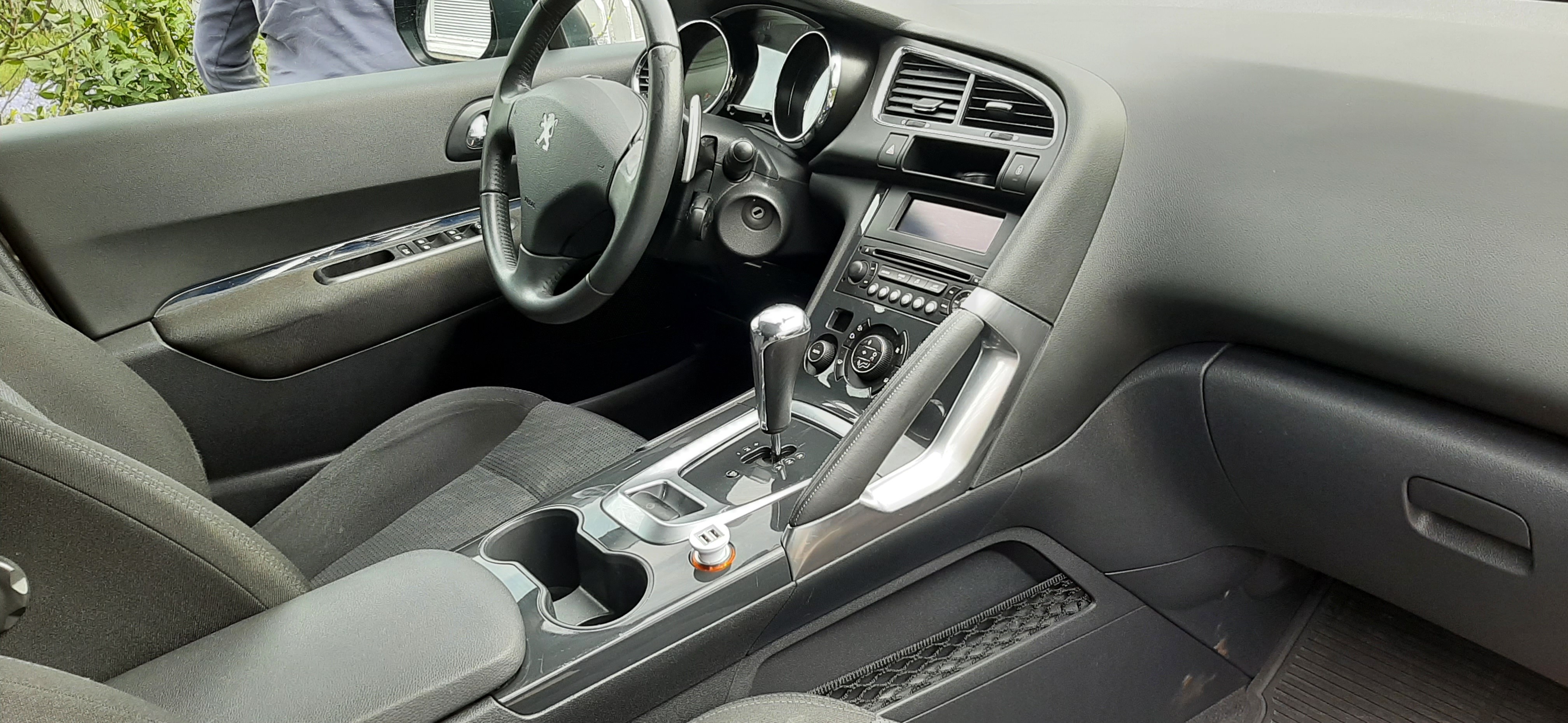 Brun Peugeot 3008 fra 2010