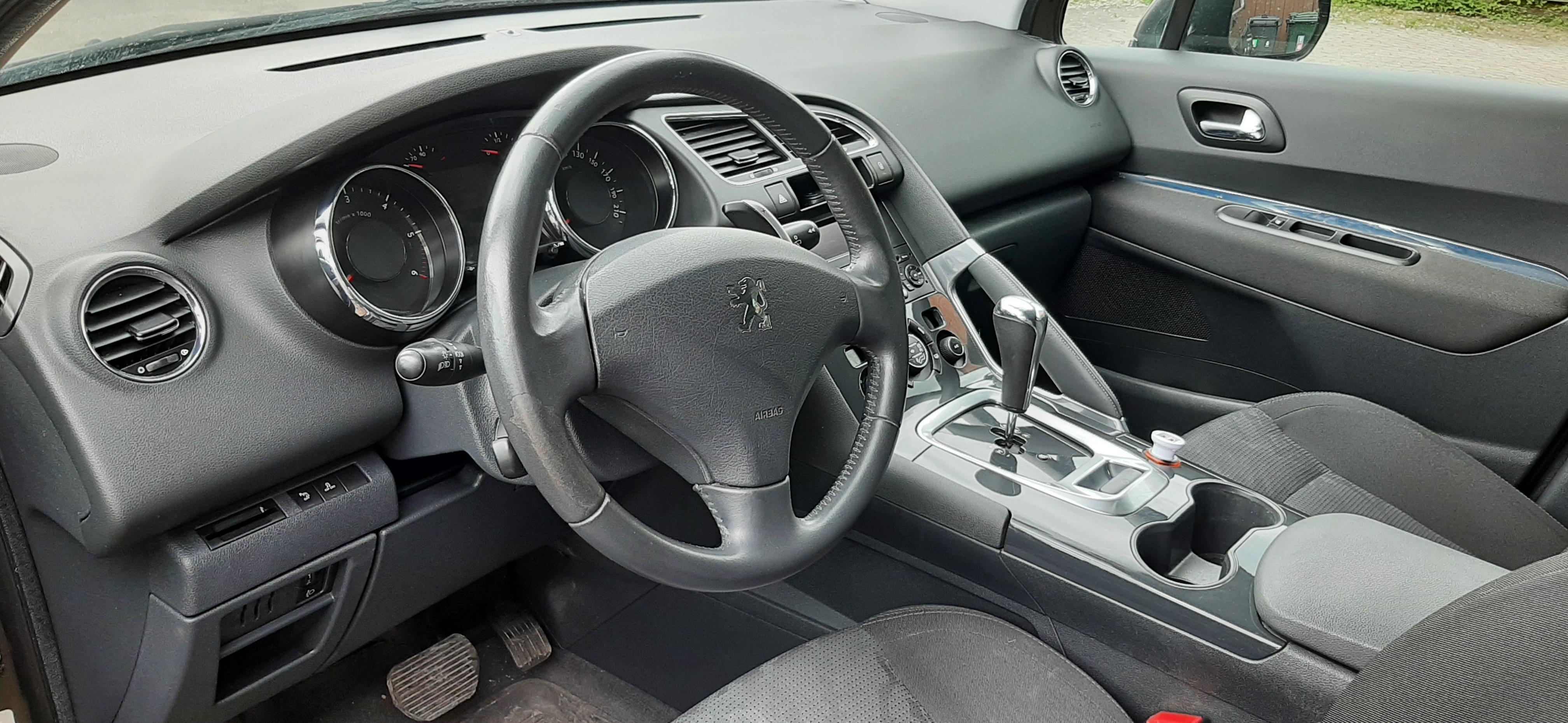 Brun Peugeot 3008 fra 2010