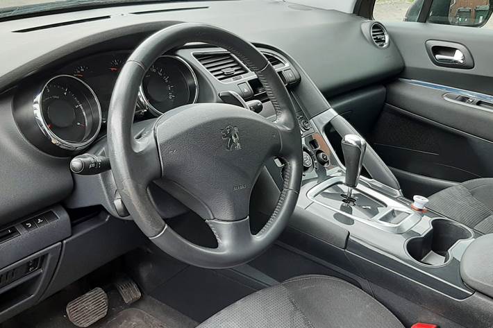 Brun Peugeot 3008 fra 2010