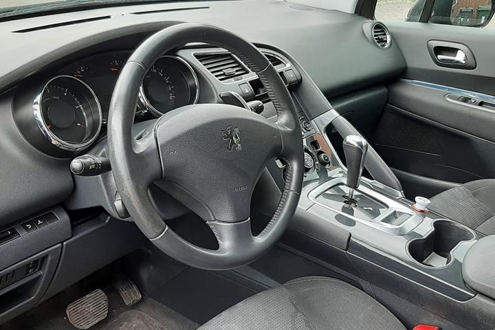 Brun Peugeot 3008 fra 2010