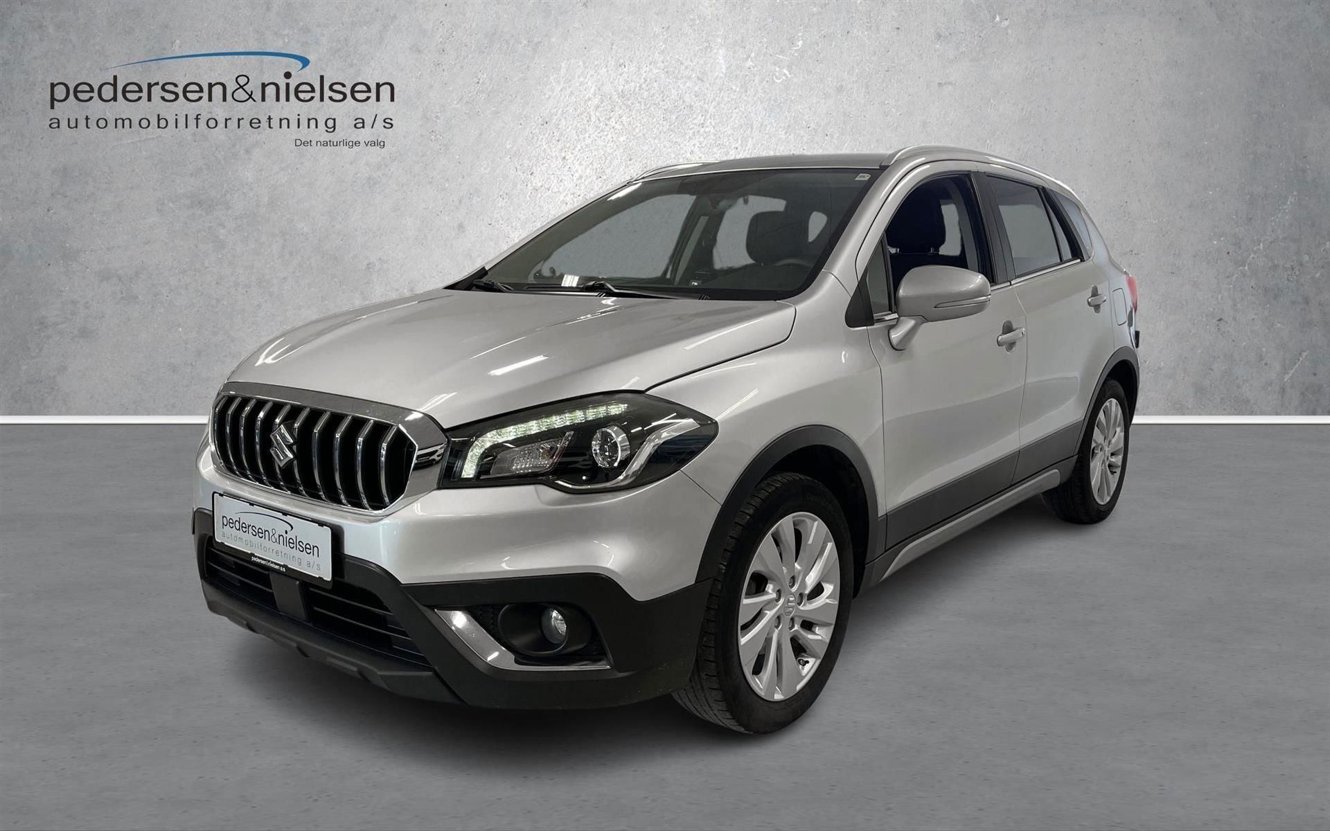Sølv Suzuki S-Cross fra 2019