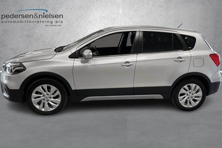 Sølv Suzuki S-Cross fra 2019