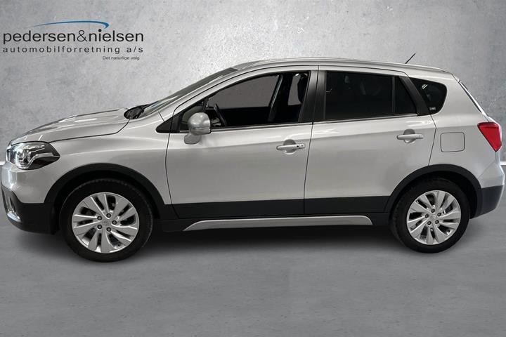 Sølv Suzuki S-Cross fra 2019