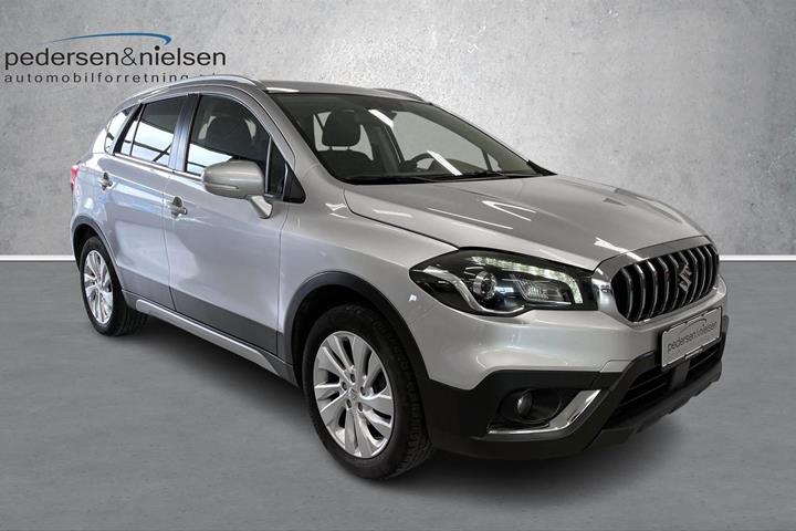 Sølv Suzuki S-Cross fra 2019