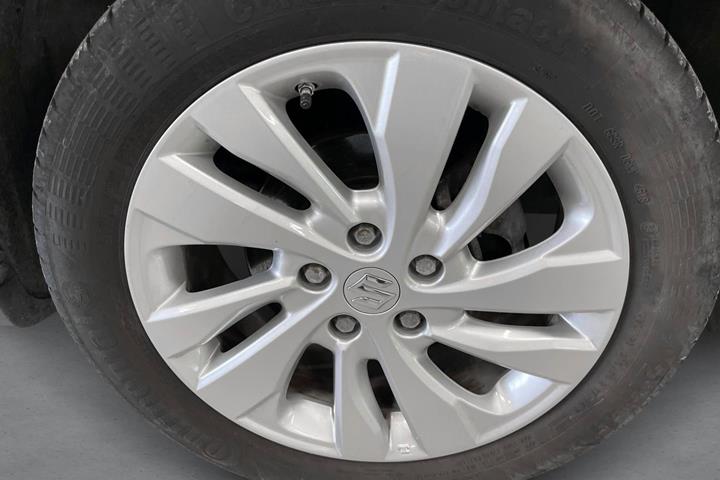 Sølv Suzuki S-Cross fra 2019