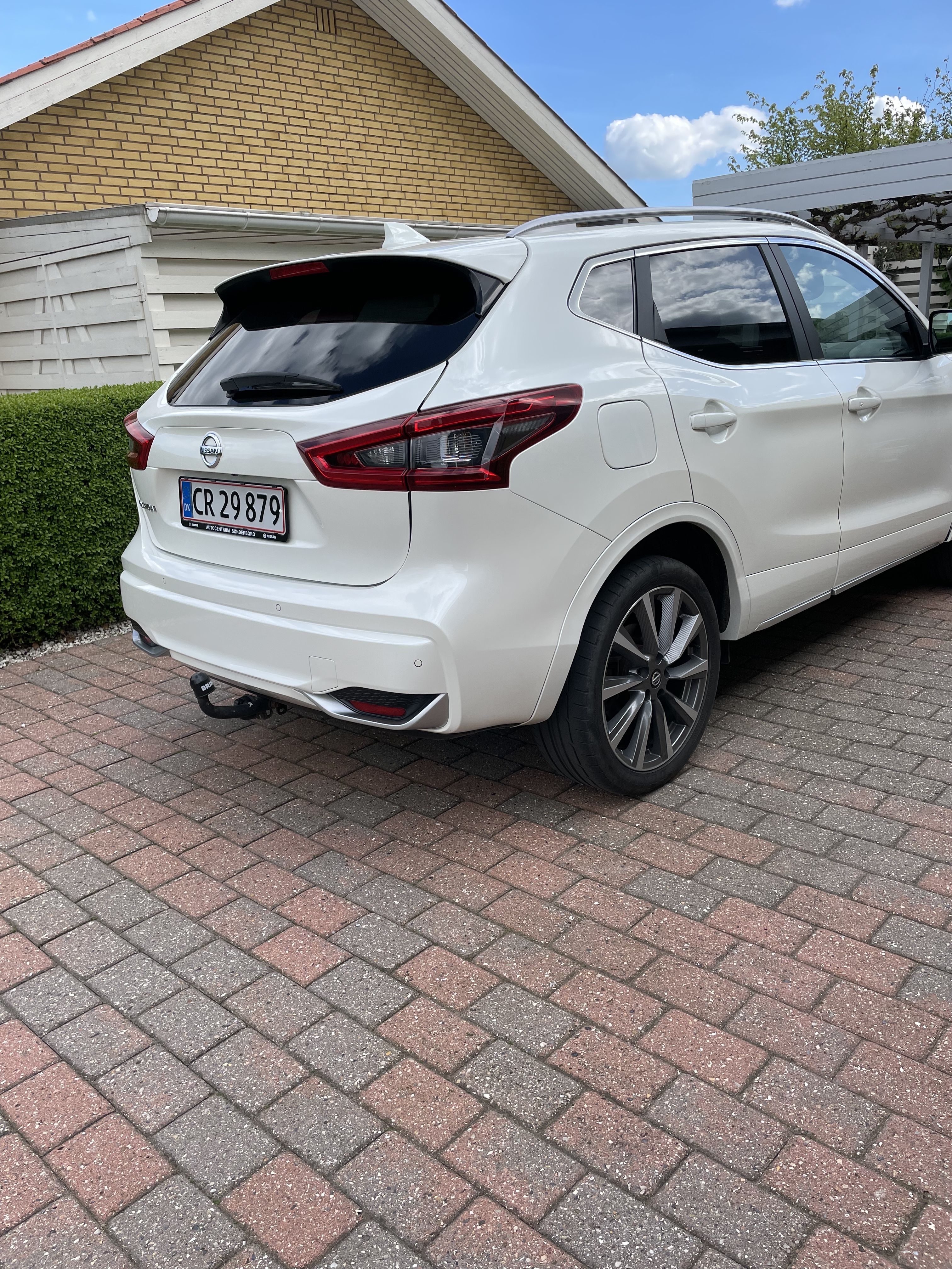 Hvid Nissan Qashqai fra 2019