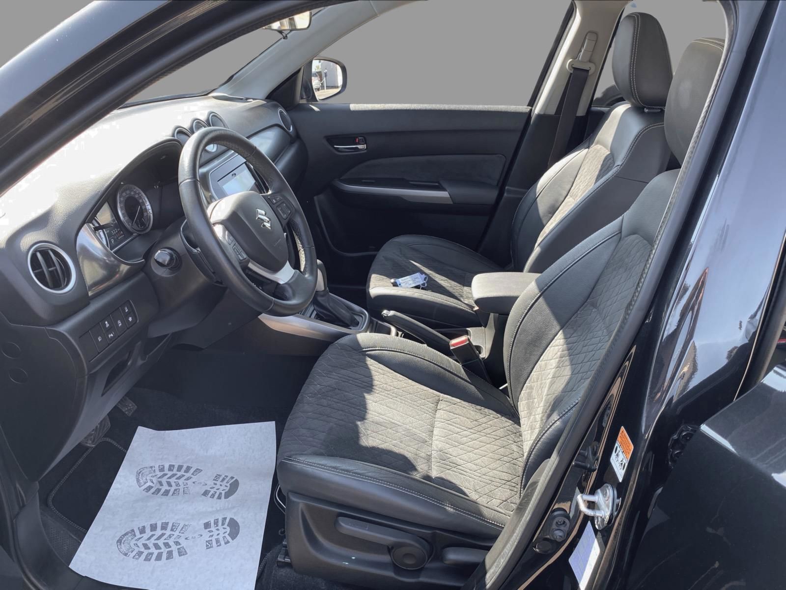 Sort Suzuki Vitara fra 2018