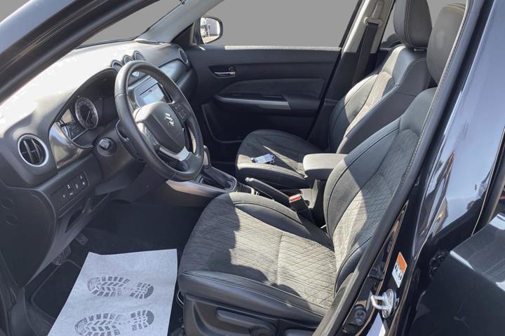 Sort Suzuki Vitara fra 2018