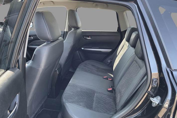 Sort Suzuki Vitara fra 2018