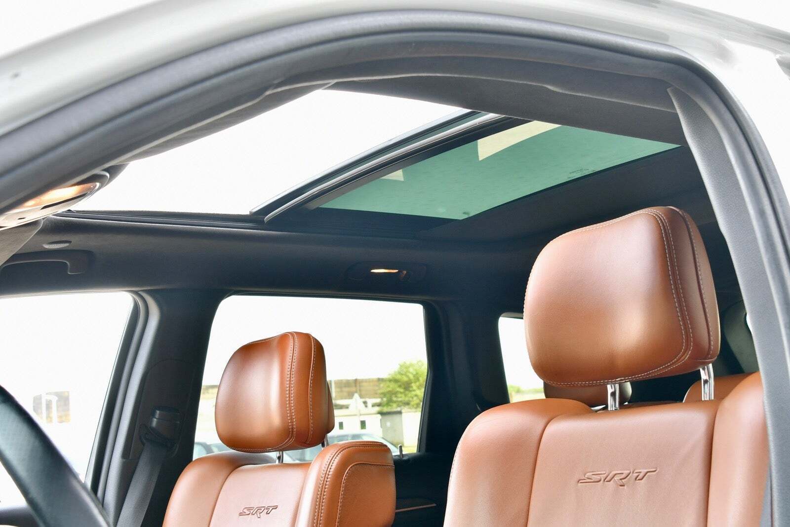 Hvid Jeep Grand Cherokee fra 2014