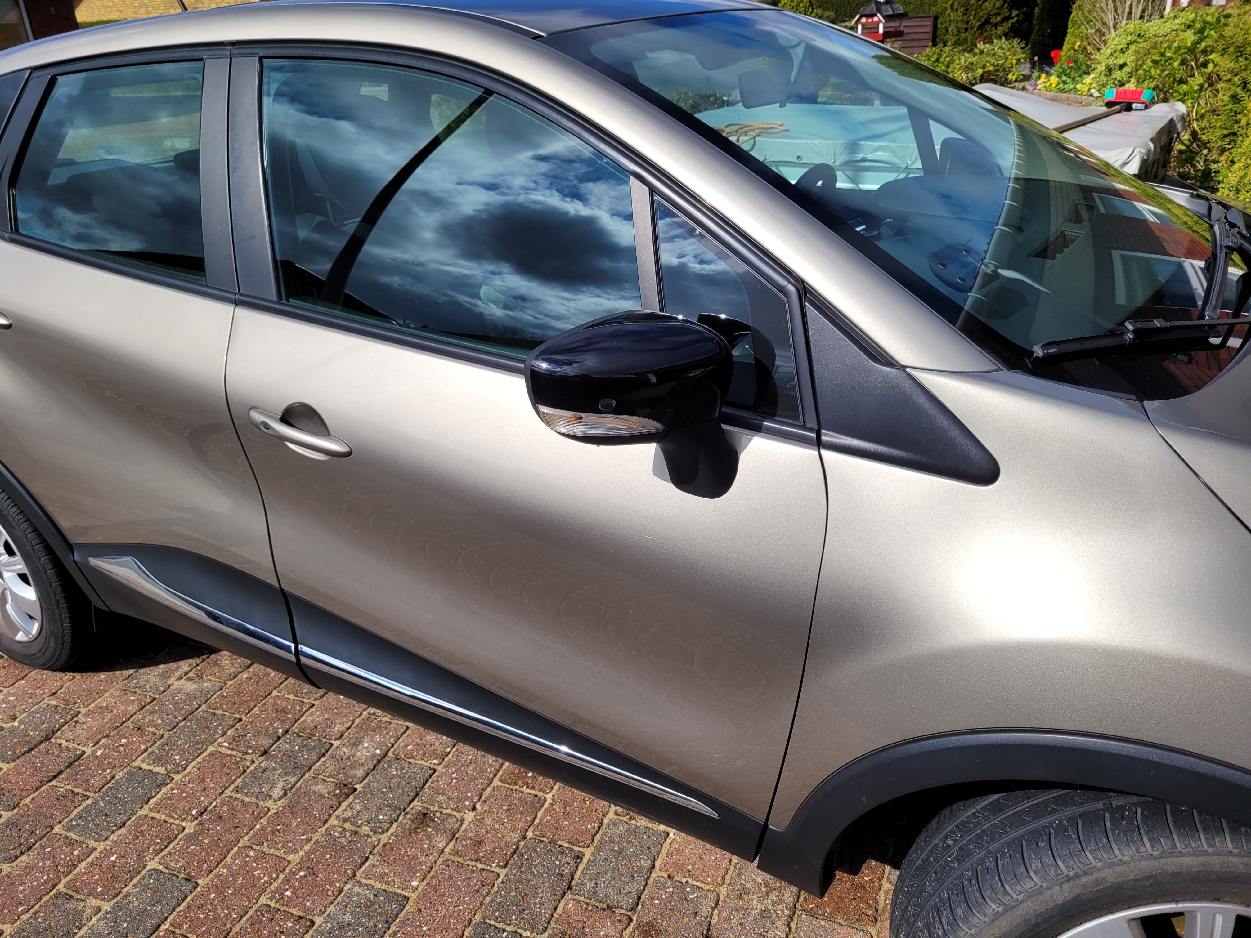 Grå Renault Captur fra 2015