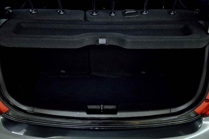 Grå Opel Karl fra 2017