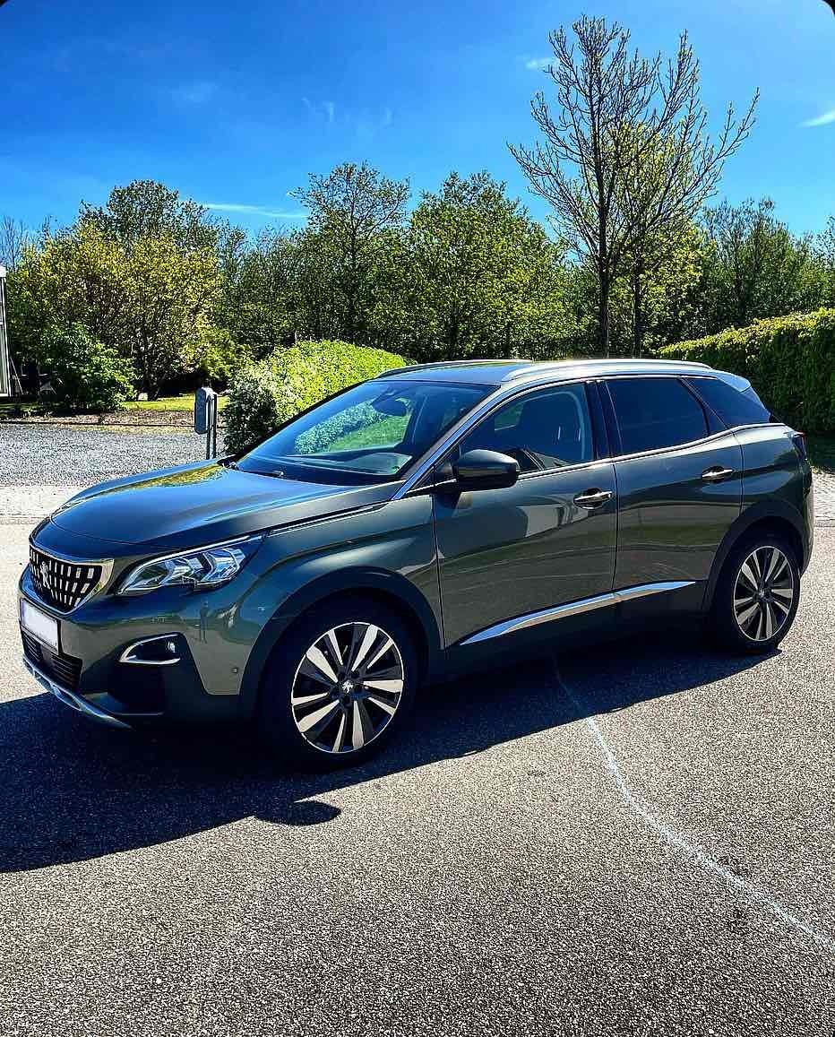 Grå Peugeot 3008 fra 2018