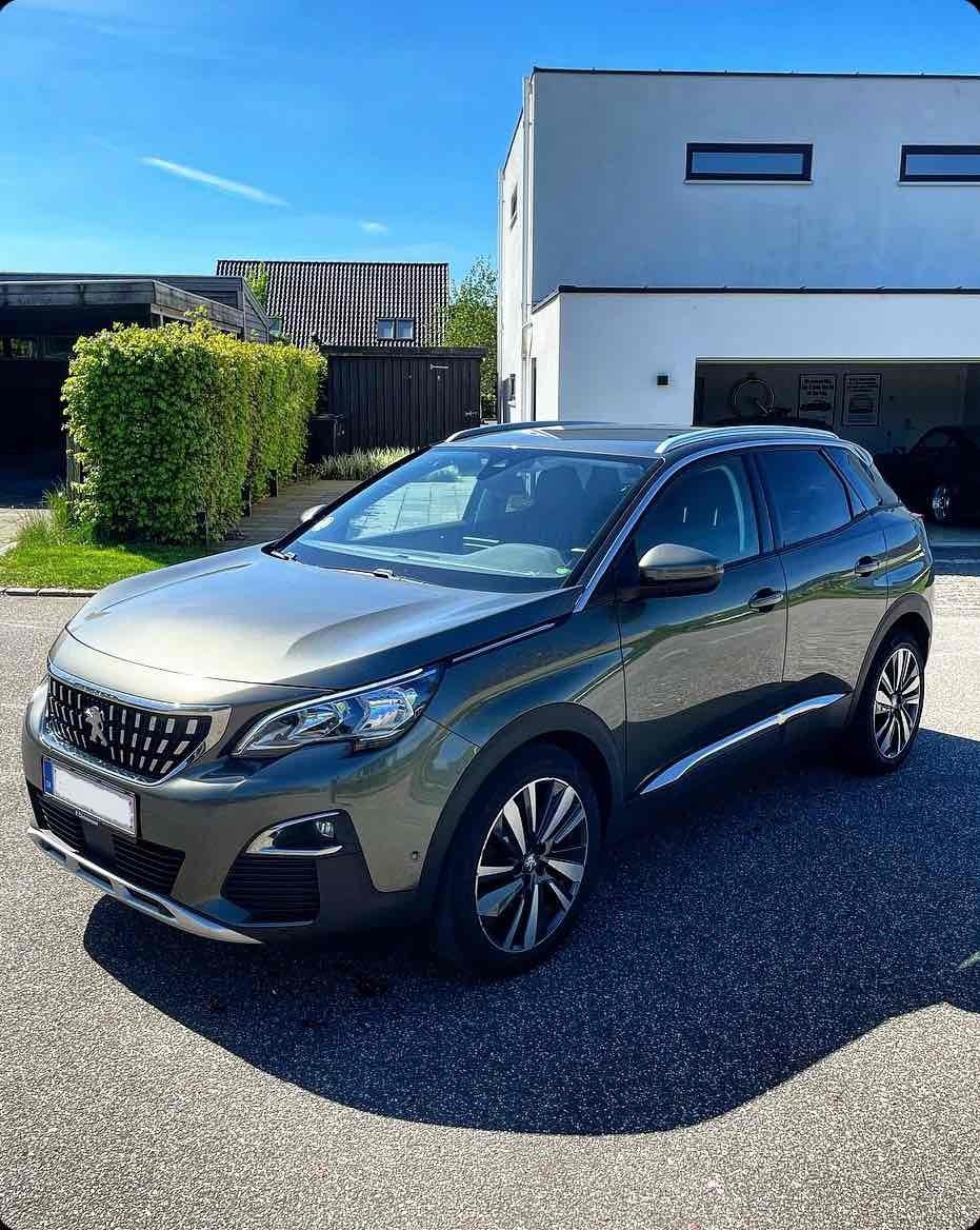 Grå Peugeot 3008 fra 2018